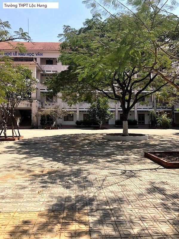 Trường THPT Lộc Hưng